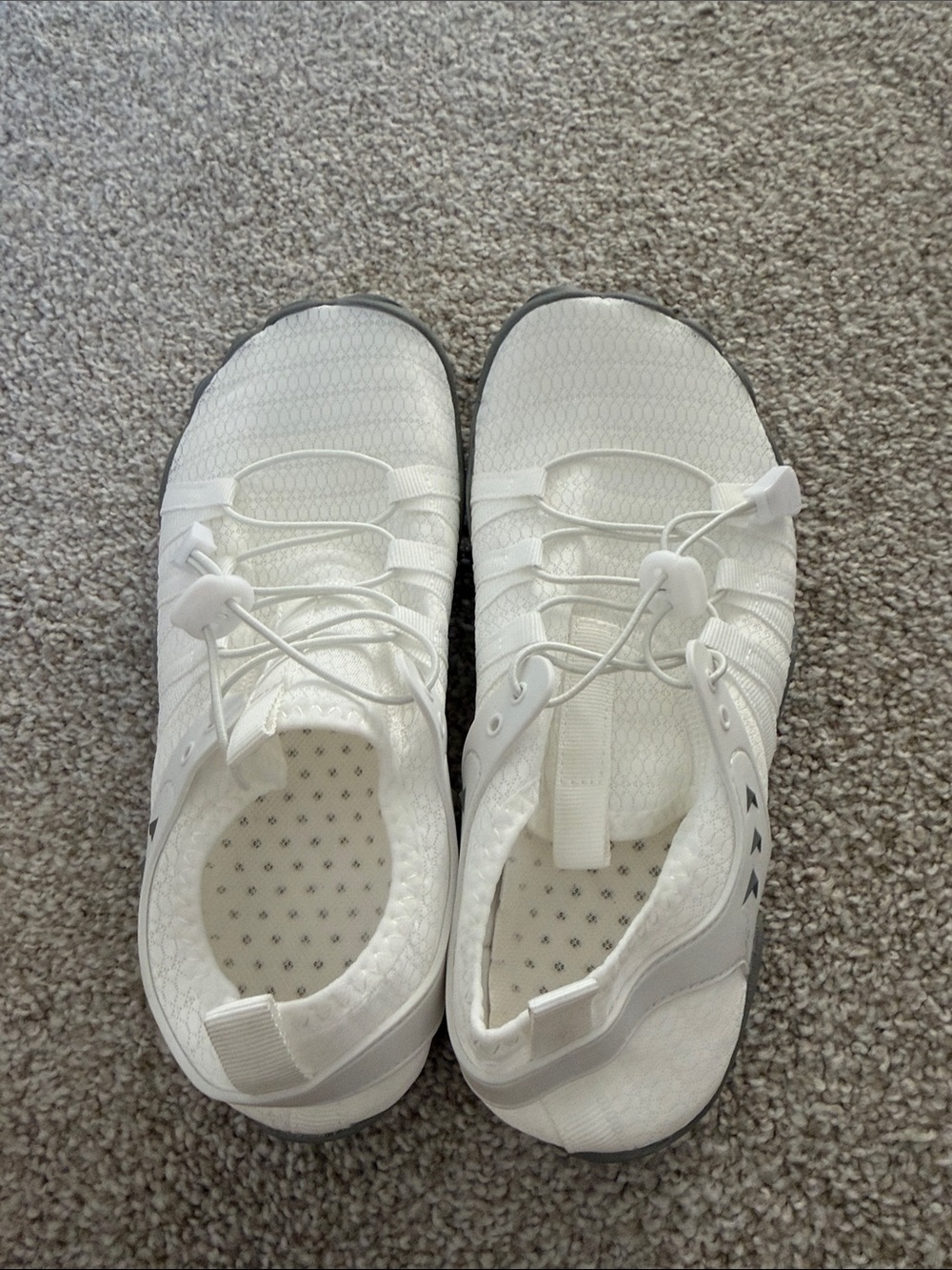 White Men’s Lightweight Athletic Sneakers - Unsigned Brand